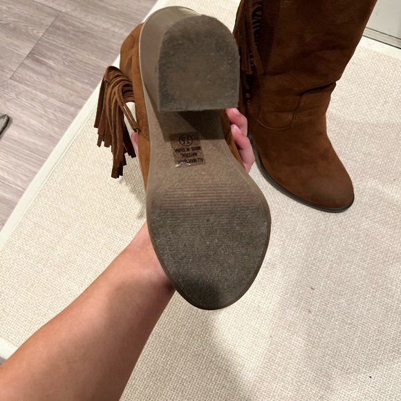 Brown suede booties from pink lily boutique 7.5 - Picture 2 of 2